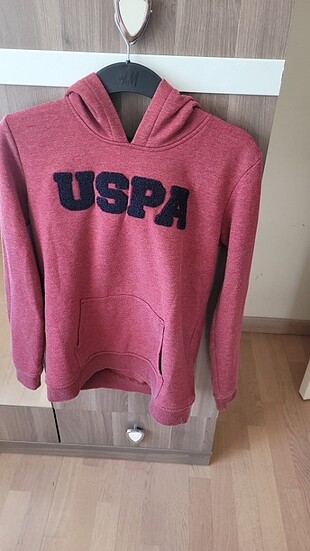 Erkek çocuk sweatshirt kapsonlu.