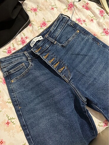Zara düğmeli jean