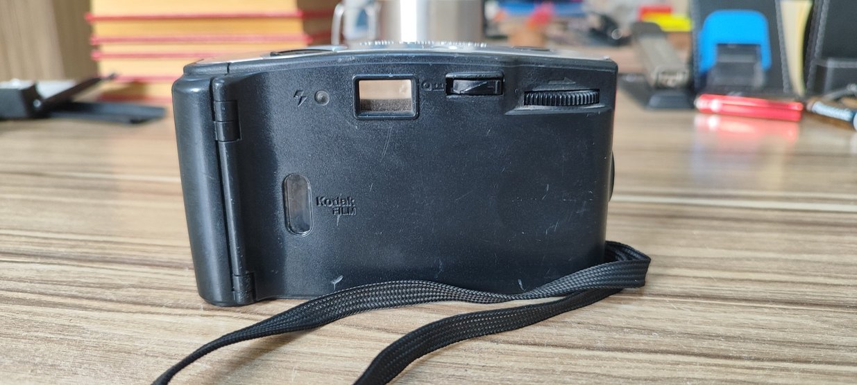 gri Kodak filmli fotoğraf makinesi sorunsuz çalışır durumda... - Görsel 4