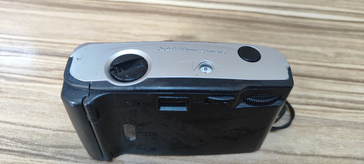 gri Kodak filmli fotoğraf makinesi sorunsuz çalışır durumda... - Görsel 3