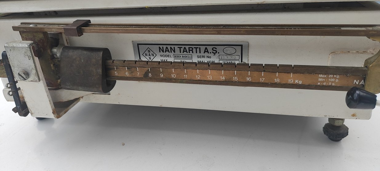 Beyaz ve Gri Mekanik bebek tartisi - Görsel 3