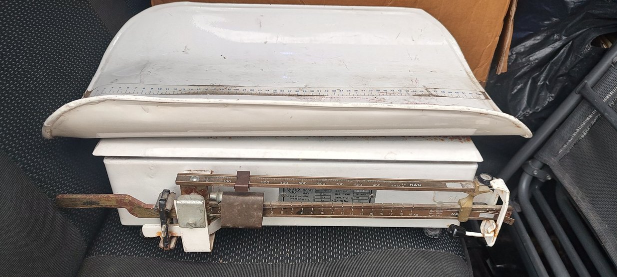 Beyaz ve Gri Mekanik bebek tartisi - Görsel 2