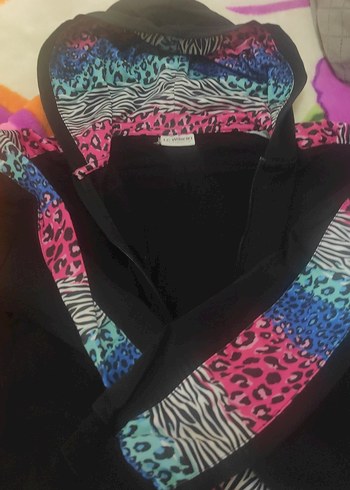 Renkli Desenli Kapüşonlu Kız Çocuk Ceketi - Görsel 2