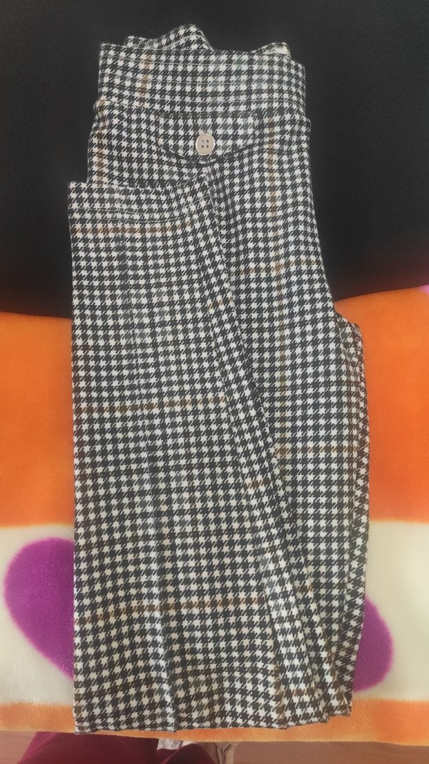 Düğmeli kazayağı desen tayt pantolon ve sweatshirt - Görsel 2