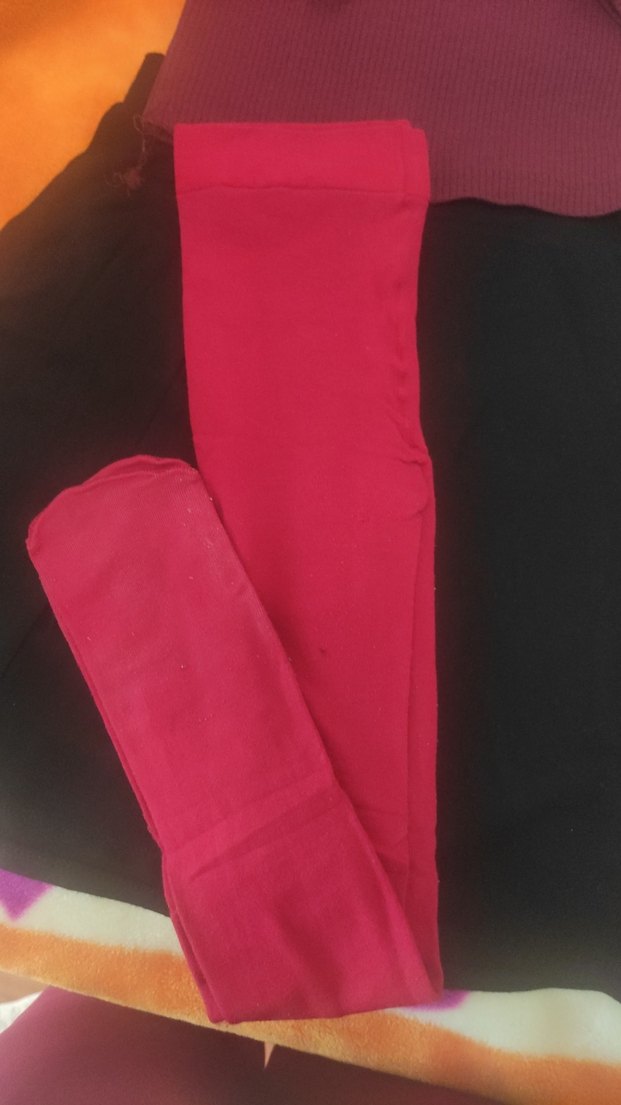 Kız Çocuk siyah kloş etek bordo body ve kırmızı külotlu çorap - Görsel 2