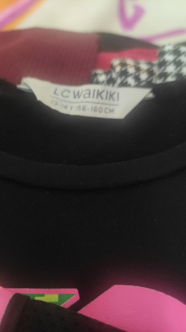 Renkli Baskılı Kız Tişörtü - Görsel 3