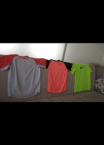 Nike tişörtler 