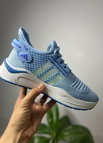 Adidas mavi