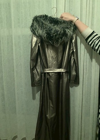 Gri Parlak Deri Kadın Uzun Kaban - Görsel 3