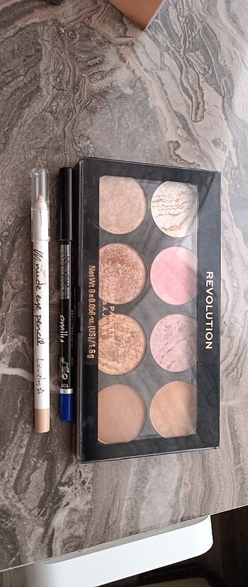 Revolution Allık/Highlighter/Kontür Yüz Paleti, Emily/Lovely Göz