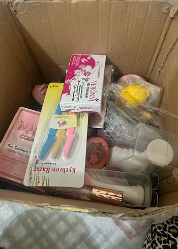 Karışık makyaj malzemeleri - Görsel 2