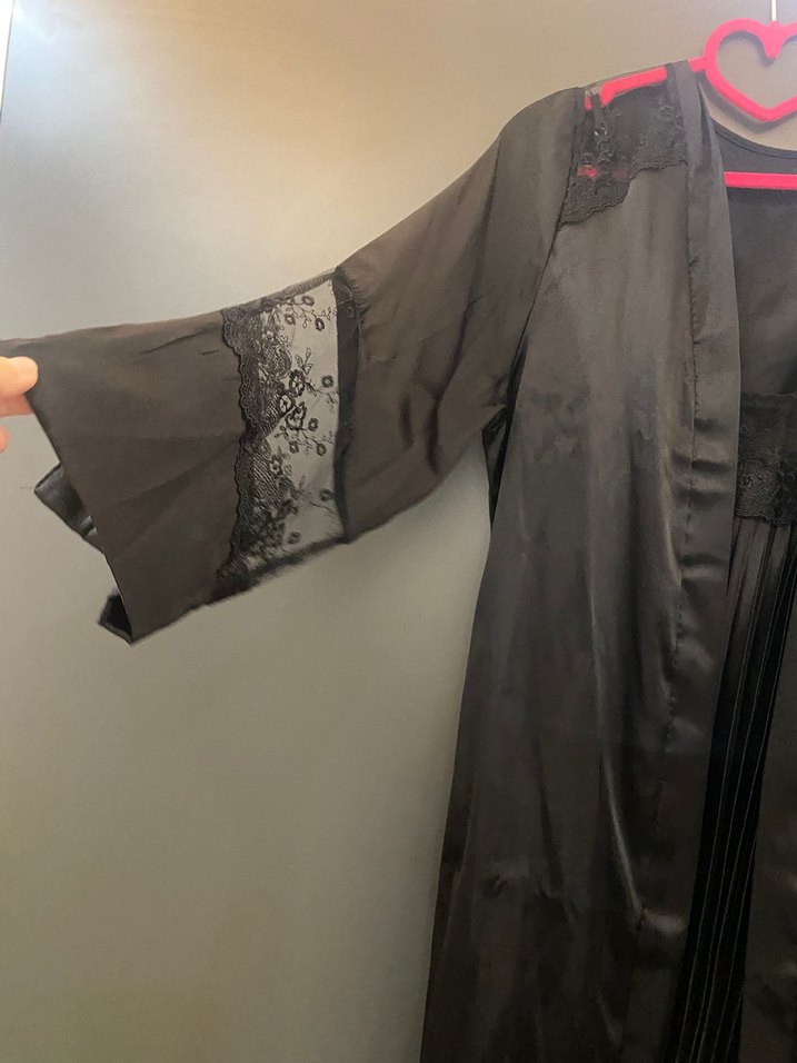 Dantel Detaylı Siyah İp Askılı Midi Gecelik - Görsel 3