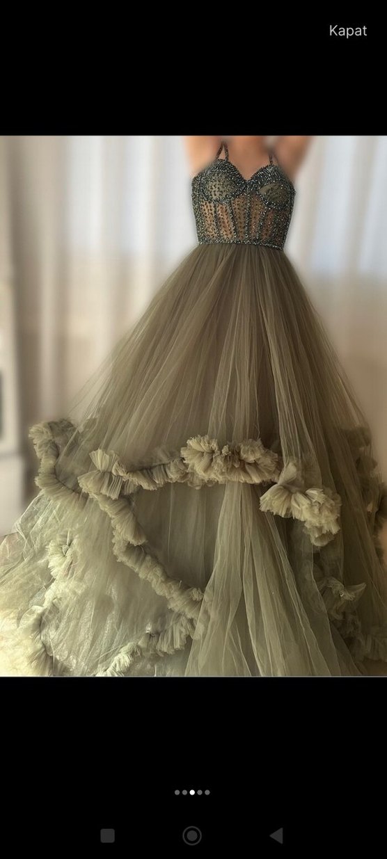 Uzun Bej Straplez Fırfırlı Nişan Elbisesi - Görsel 3