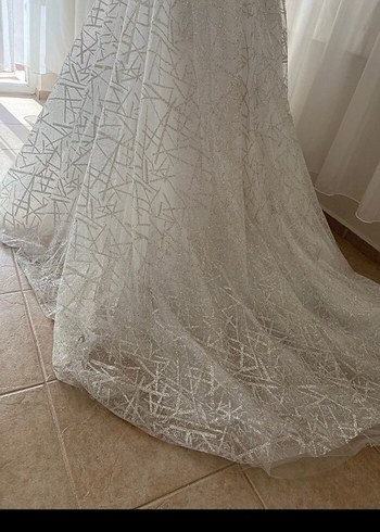 Parlak Beyaz V Yaka A Kesim Gelinlik - Görsel 4