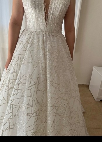 Parlak Beyaz V Yaka A Kesim Gelinlik - Görsel 2