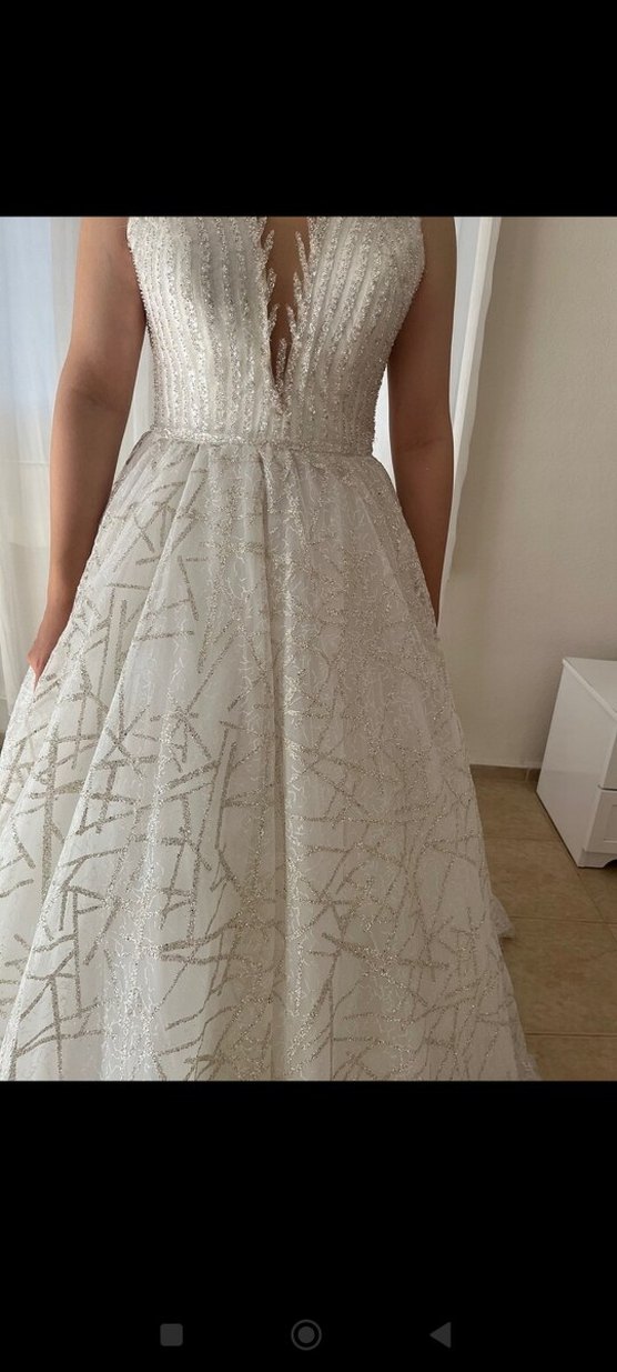 Parlak Beyaz V Yaka A Kesim Gelinlik - Görsel 2