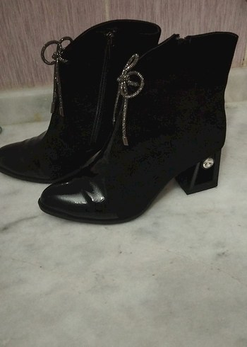 Siyah Yılan Desenli Süet Stiletto Topuklu Bot - Görsel 2