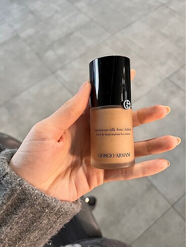 armani luminous silk fondöten