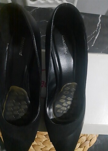39 Beden Deichman stiletto