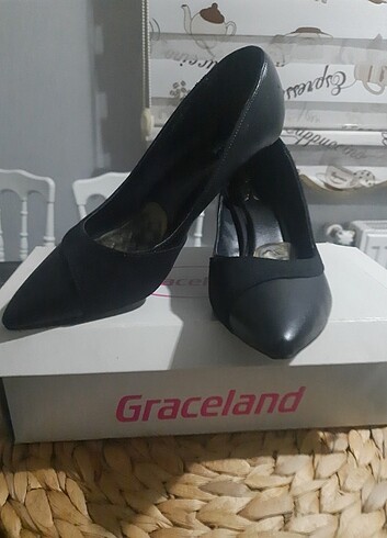 Deichman stiletto