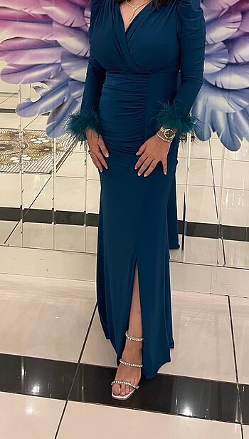 Drape ve oteli detaylı abiye elbise
