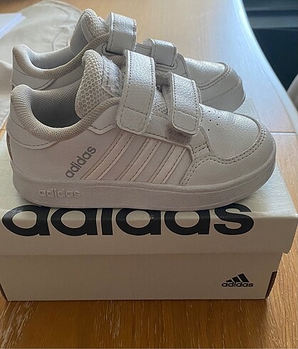 23 Beden Adidas Çocuk Spor Ayakkabı