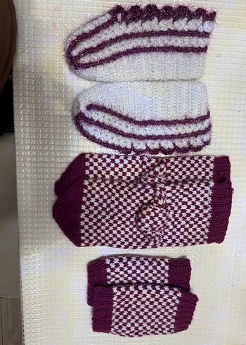 Bordo Renkli Kız Çorapları Örgü