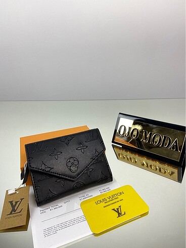 Louis Vuitton Cüzdan