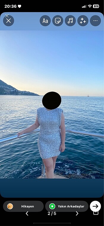 Zara vatkalı ve pullu elbise