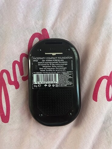 Beden Max Factor Facefinity Compact