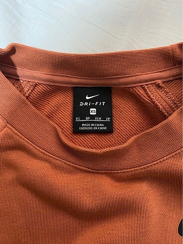 xs Beden orijinal nike crop kazak