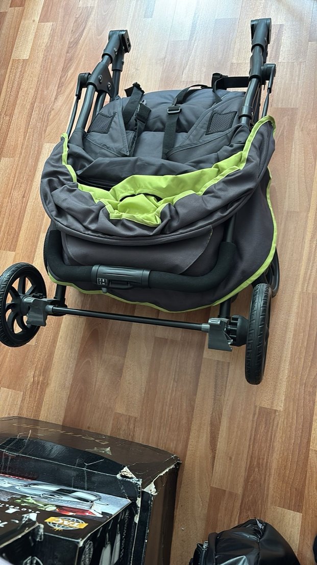 Gri-Yeşil Bebek Arabası - Görsel 2