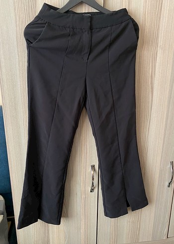 Siyah Kadın Midi Kumaş Pantolon