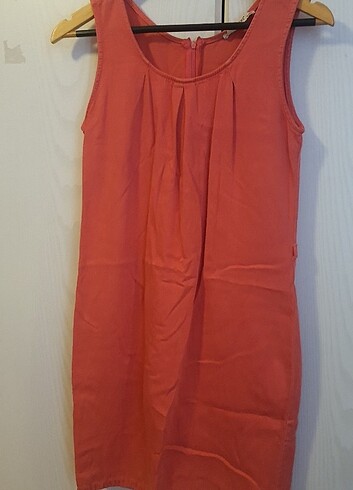 Pembe yazlık elbise