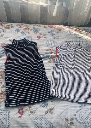 Çizgili Kolsuz Boğazlı Mini Triko Üst