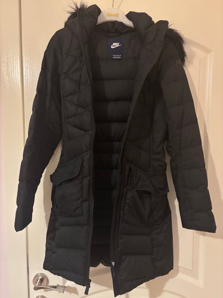 Kadın Siyah Midi Kaban, Kürklü Kapüşonlu - Görsel 2