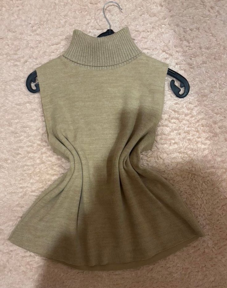 Bej Kadın Boğazlı Kolsuz Triko - Görsel 2