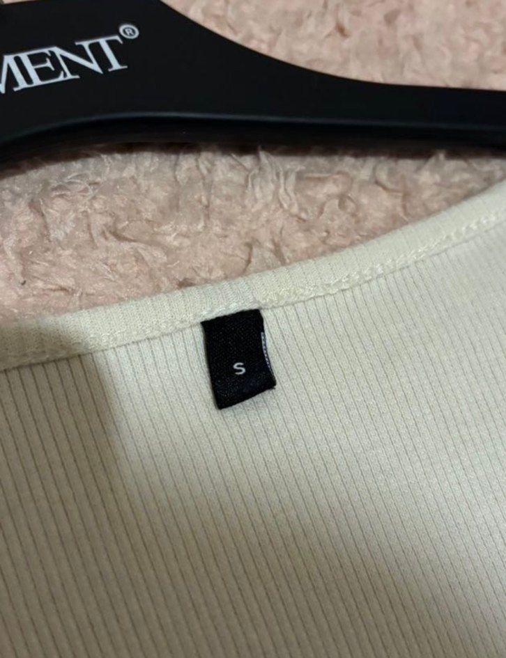 Beyaz V Yakalı Uzun Kollu Kadın Kazak - Görsel 4