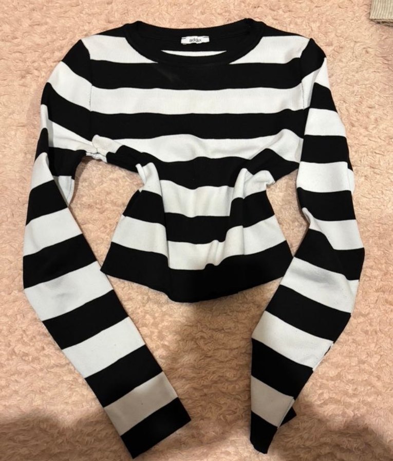 Siyah Beyaz Çizgili Kadın Triko - Görsel 2