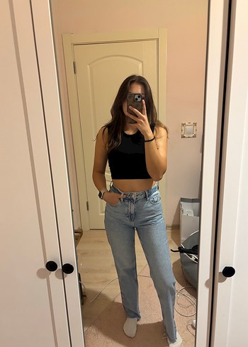 Zara Minimal Siyah Crop Top Acik Mavi Jean Kombin