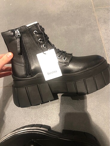 Bershka bot sıfır ürün orjinal sınırlı sayıda
