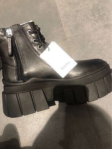 Bershka bot sıfır ürün