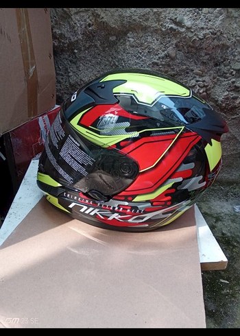 Renkli Baskılı Motosiklet Kaskı - Görsel 3