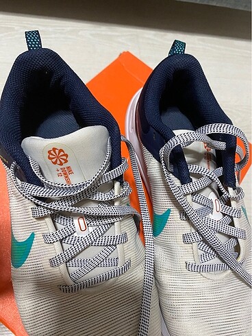 38,5 Beden Nike spor ayakkabı