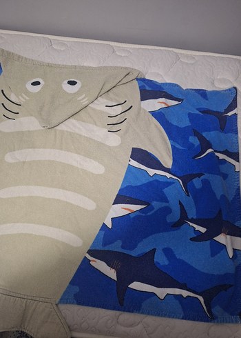 Köpek Balığı Desenli Erkek Çocuk Plaj Havlusu - Görsel 3