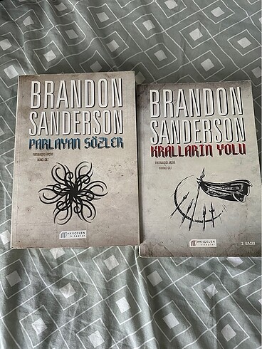 BRANDON SANDERSON