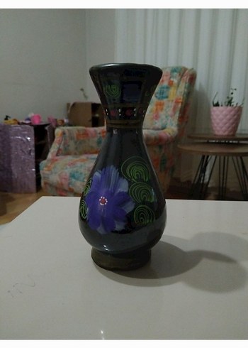 American Vintage Mor Çiçek Desenli Koyu Vazo