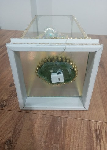 Altın Renkli Camlı Dekoratif Gül Aranjmanı - Görsel 4