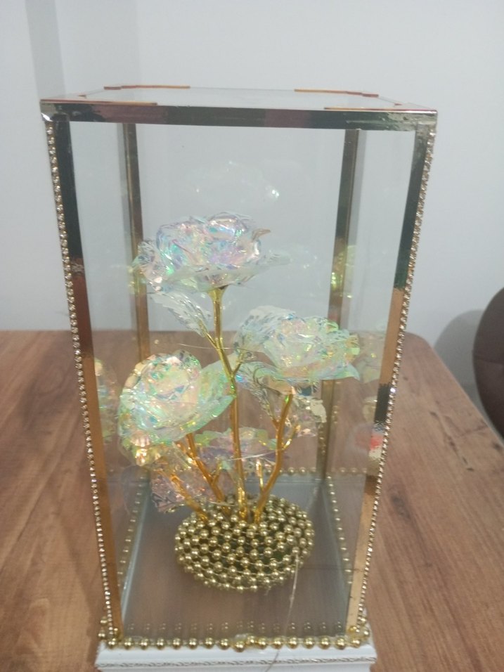 Altın Renkli Camlı Dekoratif Gül Aranjmanı - Görsel 3