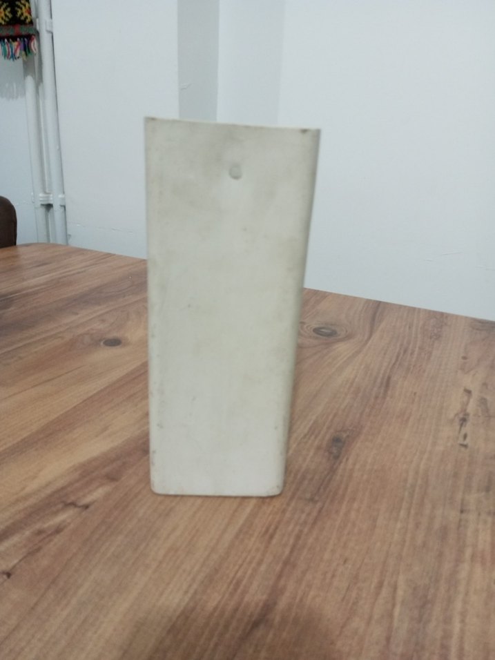 Beyaz çiçek desenli dekoratif vazo - Görsel 3